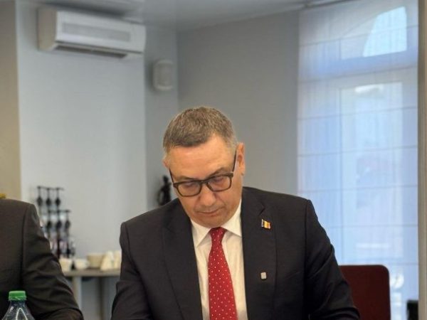 Victor Ponta, candidat independent la președinția României în 2025, susținut de Eugen Teodorovici, vorbesc despre alinierea dobânzilor din România la media UE pentru investiții